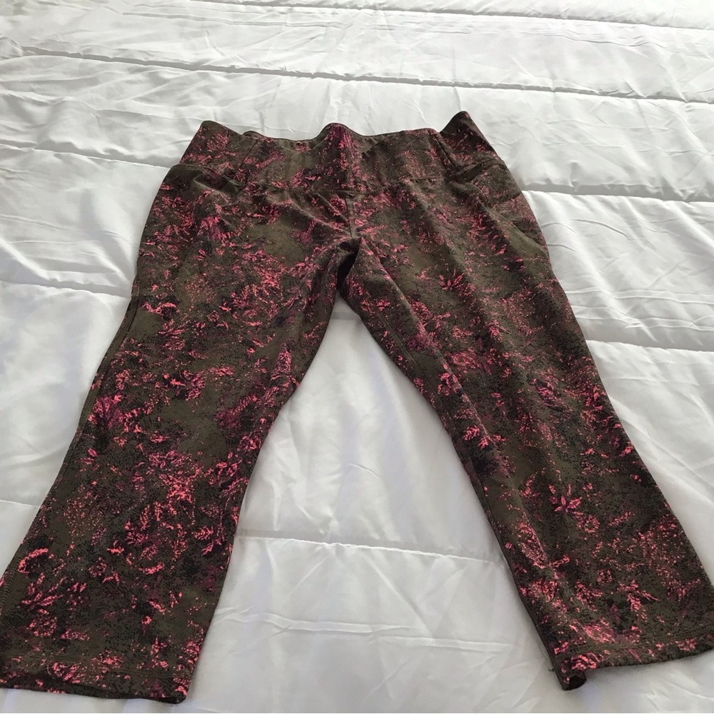 Livi Active knee Length Workout leggings